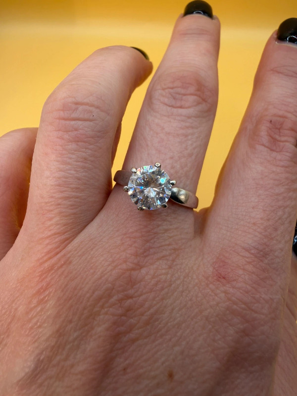 Sterling silver ring with sparkling CZ Uk size P#49
