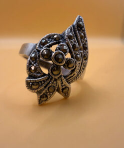 Sterling silver ring with marcasite stones size M