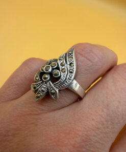 Sterling silver ring with marcasite stones size M