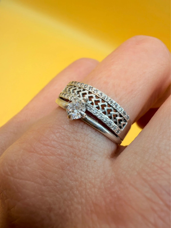 Sterling silver ring with sparkling CZ Uk size Q#114