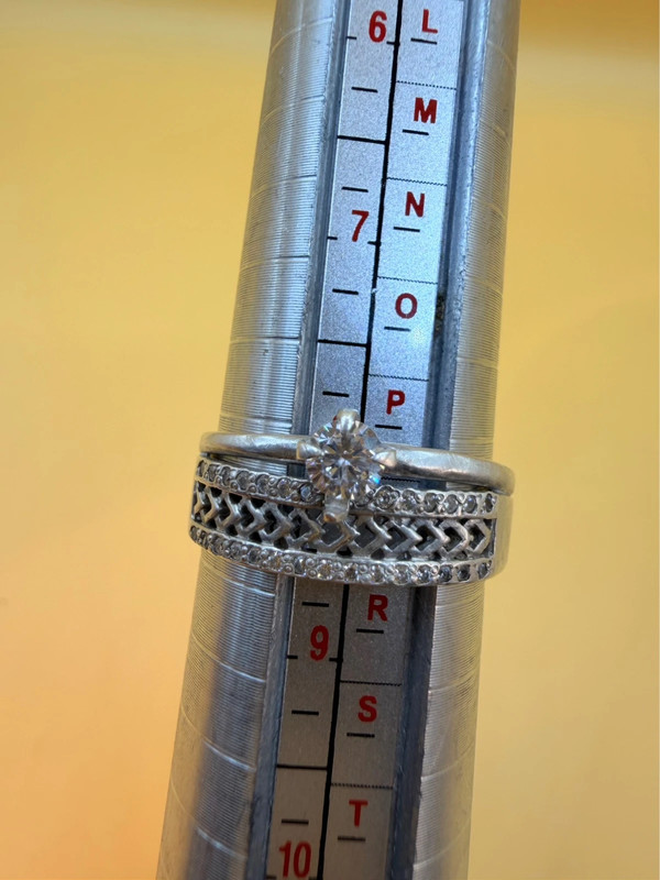 Sterling silver ring with sparkling CZ Uk size Q#114