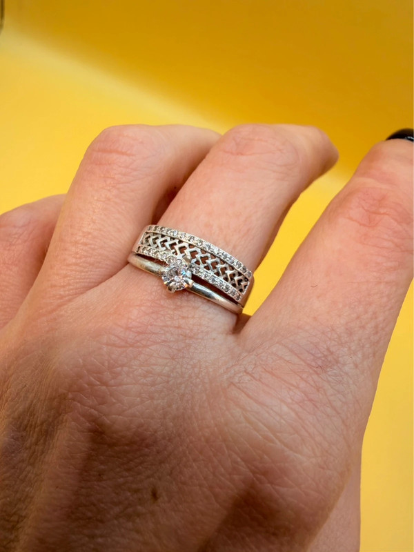 Sterling silver ring with sparkling CZ Uk size Q#114