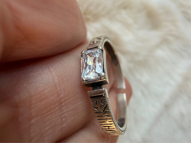 Men/women Sterling silver ring “safe and protect” size V
