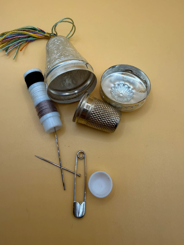 Vintage sewing kit