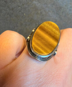 Vintage sterling silver ring Uk size K oval-shaped Tiger's Eye