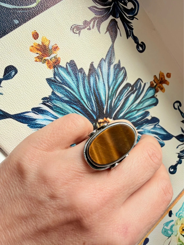 Vintage sterling silver ring Uk size K oval-shaped Tiger's Eye
