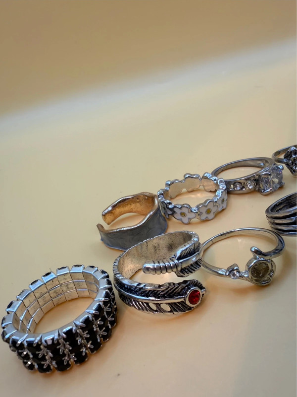 Set of different dressing rings#139