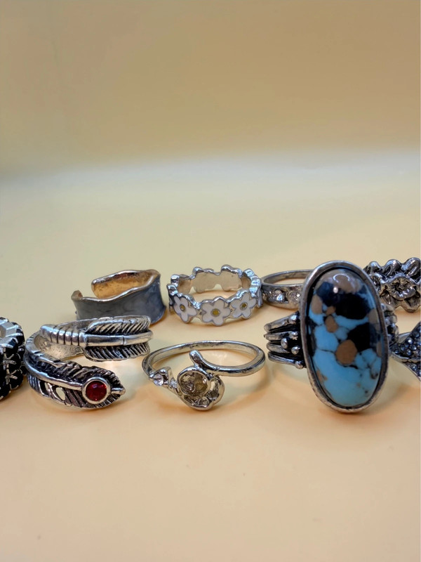Set of different dressing rings#139