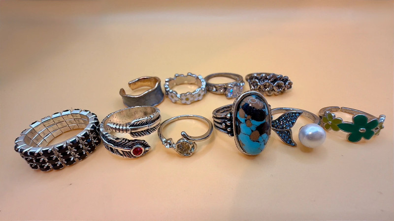 Set of different dressing rings#139