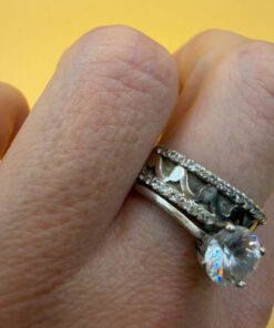 Sterling silver ring Uk size R