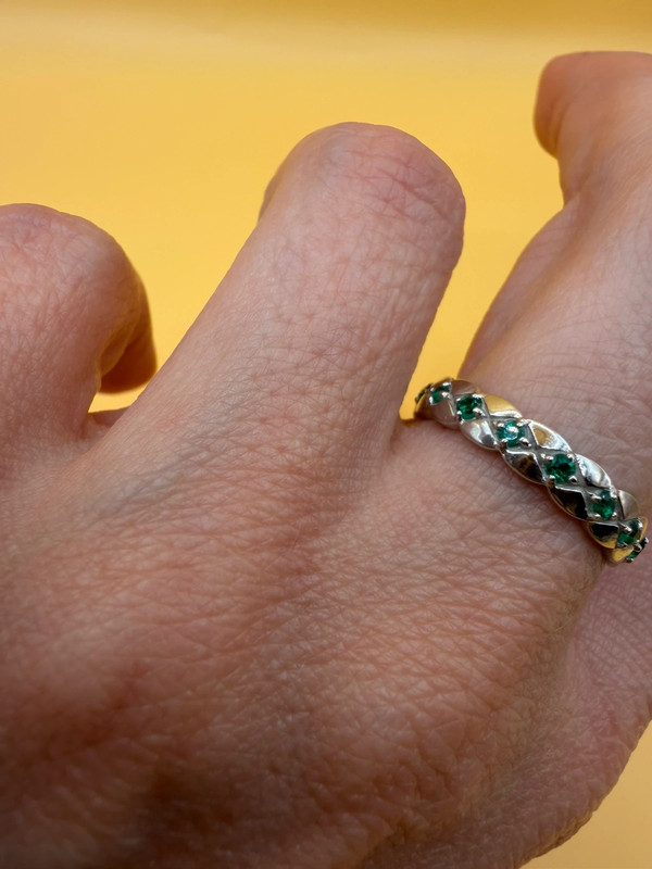 Stunning sterling silver ring with green stones Uk size O#146