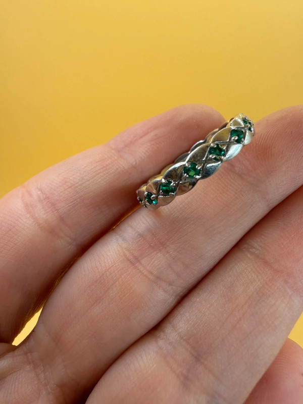 Stunning sterling silver ring with green stones Uk size O#146