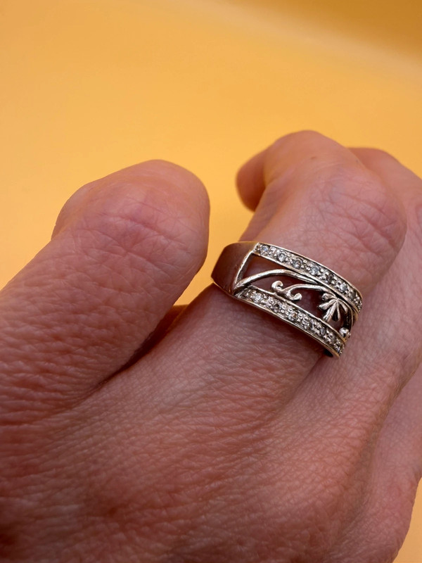Sterling silver ring Uk size N