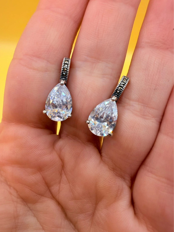 Incredibly beautiful sterling silver earrings with huge CZ#35