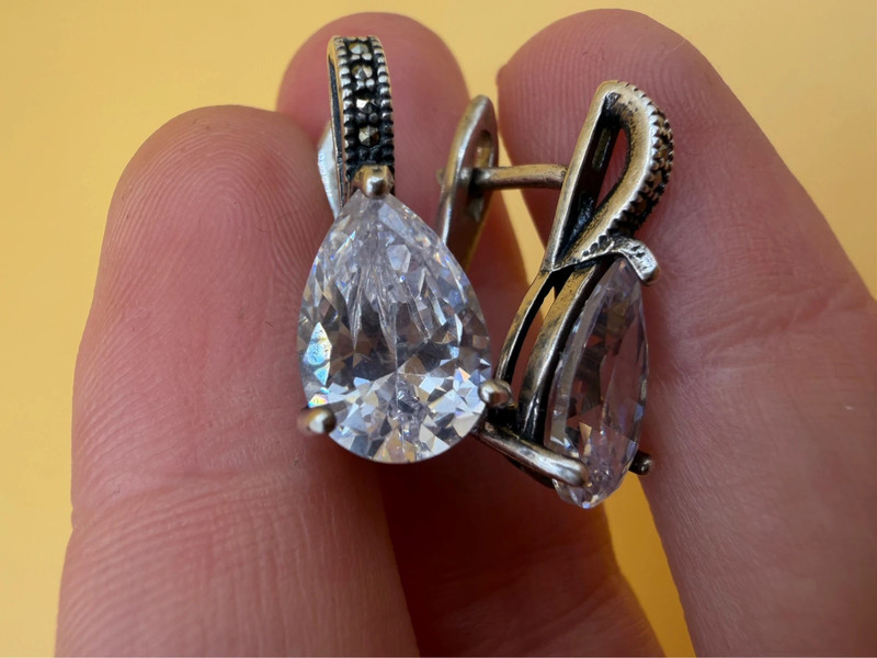 Incredibly beautiful sterling silver earrings with huge CZ#35