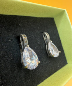 Incredibly beautiful sterling silver earrings with huge CZ