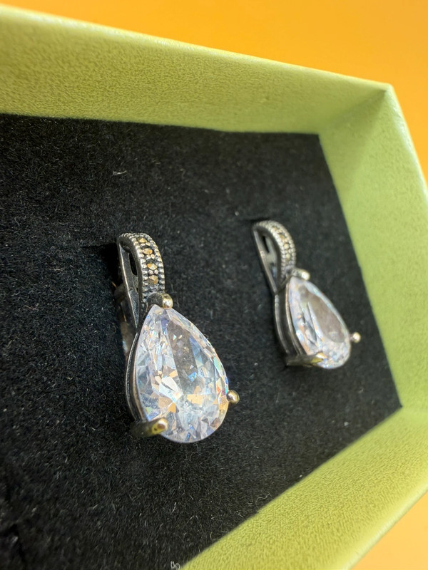 Incredibly beautiful sterling silver earrings with huge CZ#35
