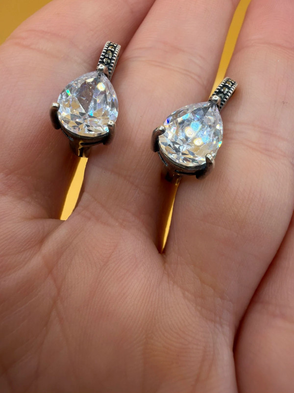 Incredibly beautiful sterling silver earrings with huge CZ#35