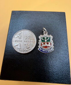vintage english sterling silver enamel windsor castle fob charm pendant bracelet39