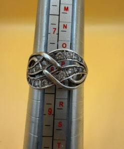 Vintage Sterling silver ring with stones Uk size P