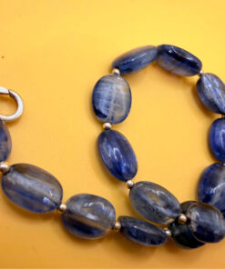 Silver bracelet with an incredibly beautiful natural kyanite, 19 centimeters in size.#39