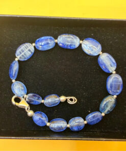 Silver bracelet with an incredibly beautiful natural kyanite, 19 centimeters in size.#39