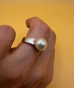 Sterling silver ring with pearl Uk size L 1/2