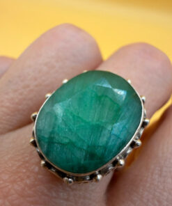 Vintage 925 Sterling Silver natural Emerald Gemstone Uk size O#111