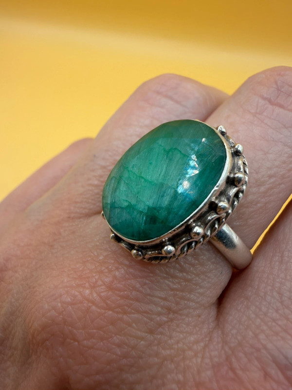 Vintage 925 Sterling Silver natural Emerald Gemstone Uk size O#111