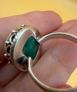 Vintage 925 Sterling Silver natural Emerald Gemstone Uk size O