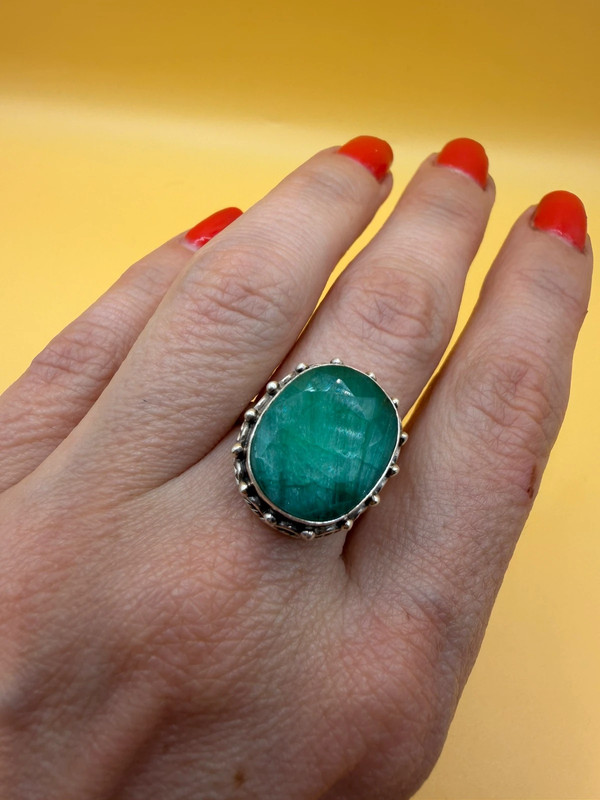 Vintage 925 Sterling Silver natural Emerald Gemstone Uk size O#111