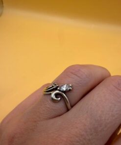 Uk size J vintage incredible sterling silver ring with sparkling CZ