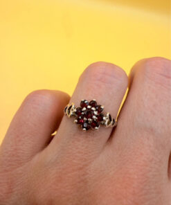 Stunning vintage sterling silver 925 ring with natural garnet, size O.#8