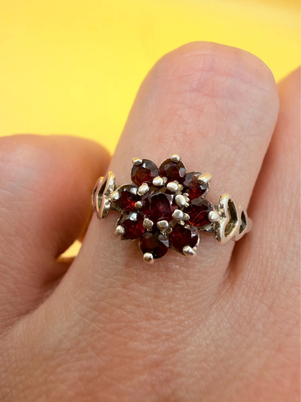 Stunning vintage sterling silver 925 ring with natural garnet, size O.#8