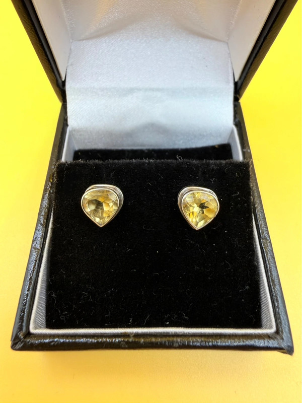 Vintage sterling silver stud earrings with natural citrine #118