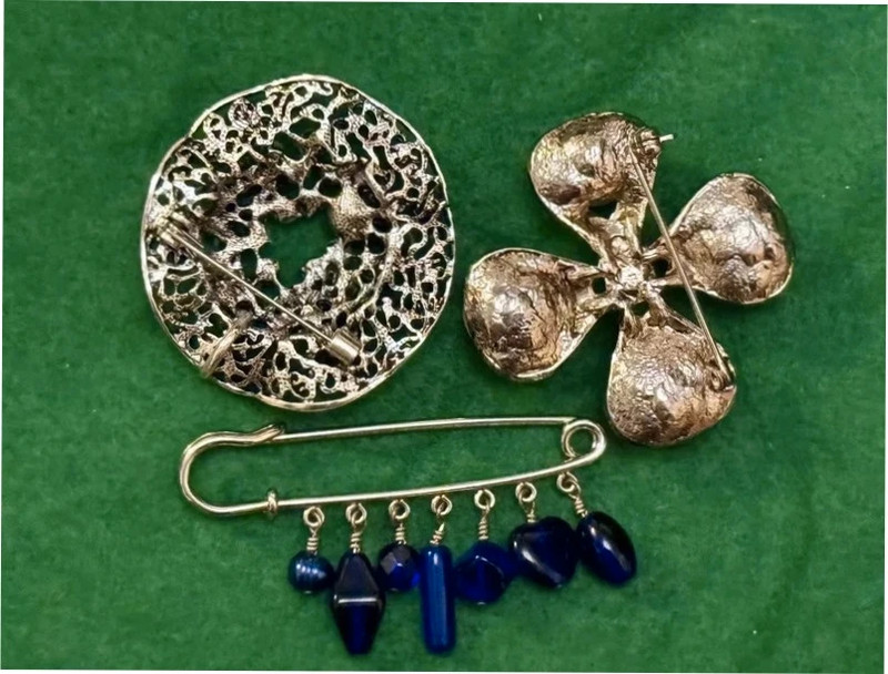 Mixed Lot of 3x Beautiful Vintage Brooches. Excellent Condition.