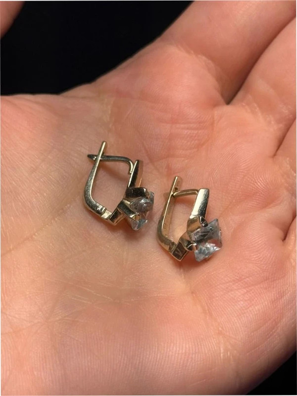 14k Gold earrings with natural topaz