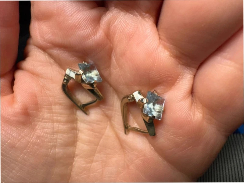 14k Gold earrings with natural topaz