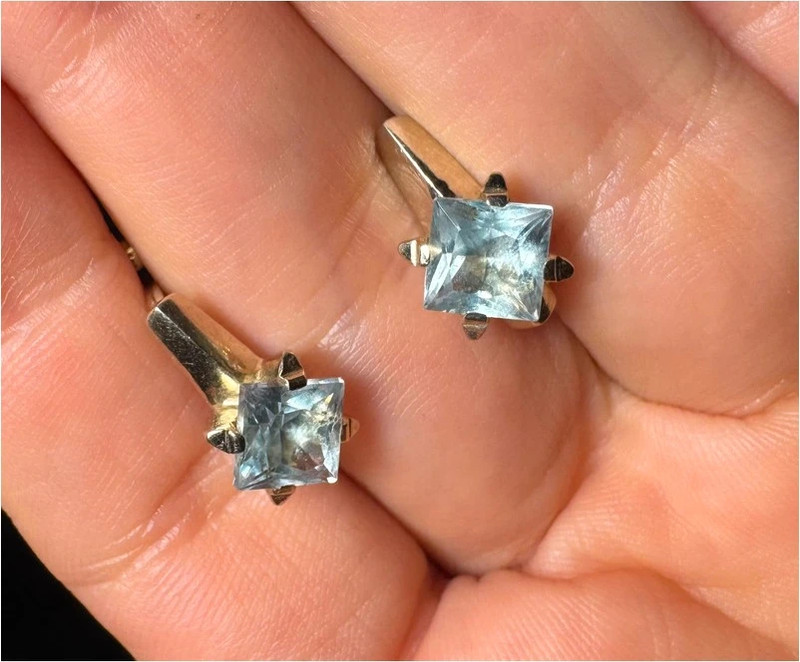 14k Gold earrings with natural topaz