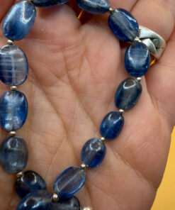 Silver bracelet with an incredibly beautiful natural kyanite, 19 centimeters in size.~39