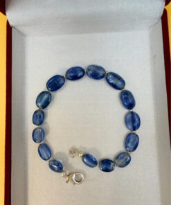 Silver bracelet with an incredibly beautiful natural kyanite, 19 centimeters in size.~39