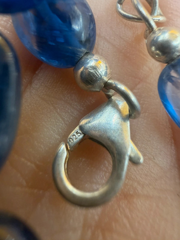 Silver bracelet with an incredibly beautiful natural kyanite, 19 centimeters in size.~39