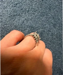Incredibly beautiful cubic zirconia sterling silver ring Uk size M