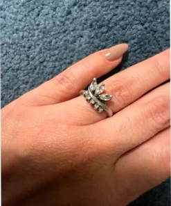 Incredibly beautiful cubic zirconia sterling silver ring Uk size M