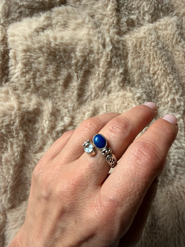 Stunning 925 sterling silver adjustable ring with natural topaz and lapis lazuli, UK size N.