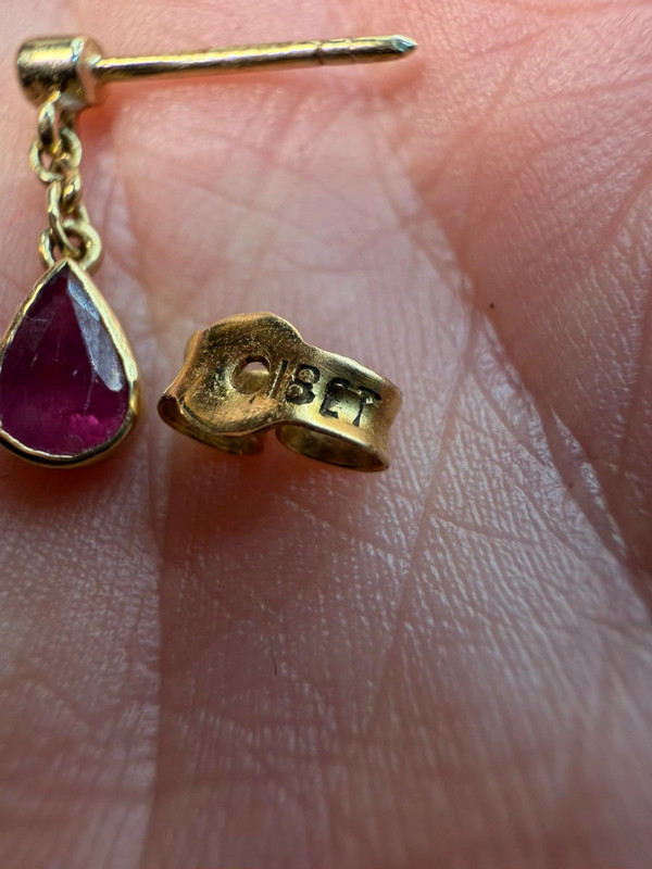 375 gold ( 9 k) JAH hallmark earrings with natural ruby~108