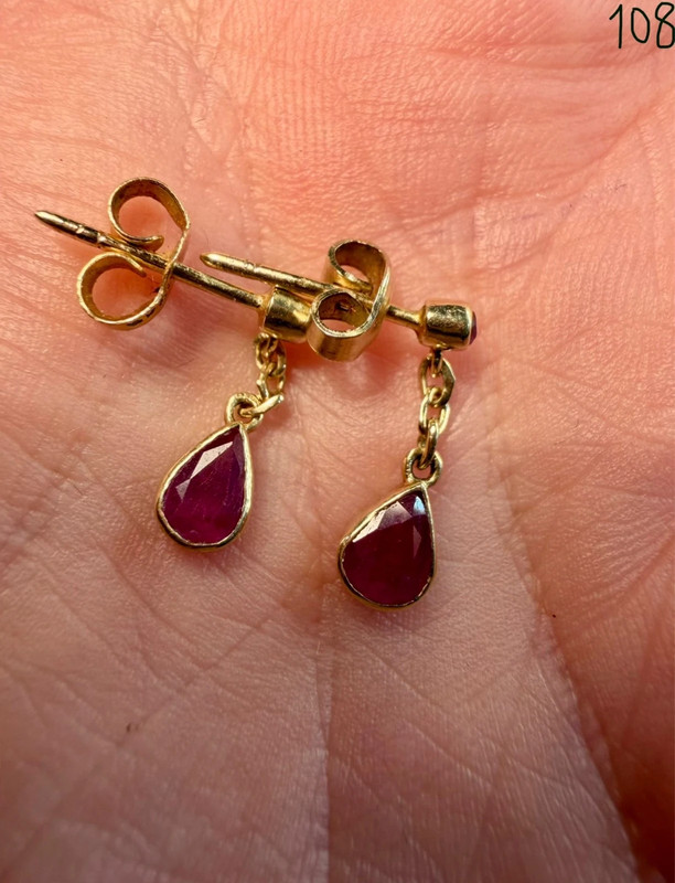 375 gold ( 9 k) JAH hallmark earrings with natural ruby~108