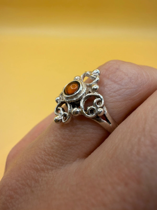 Vintage sterling silver ring with amber Uk size L~108