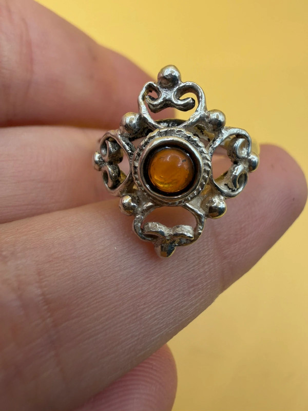 Vintage sterling silver ring with amber Uk size L~108
