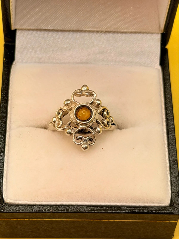 Vintage sterling silver ring with amber Uk size L~108